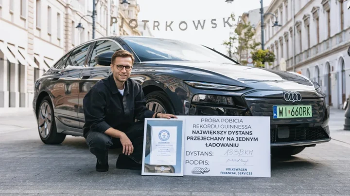 Audi A6 e-tron da record: percorre 1.338 km reali con una sola carica