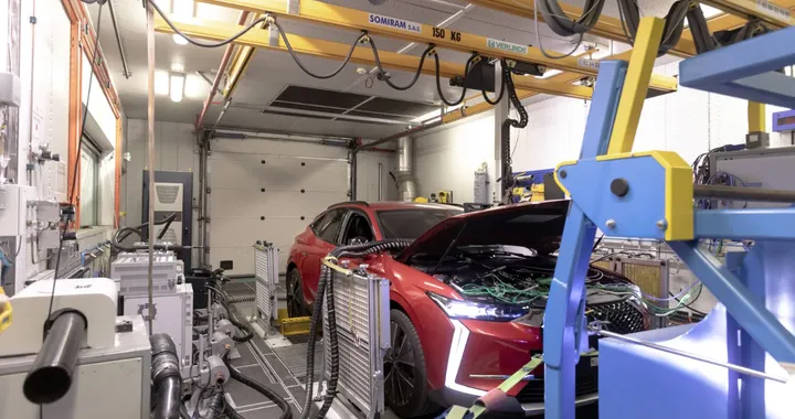 Tavares, gli e-fuel possono essere la soluzione per 1,3 miliardi di auto