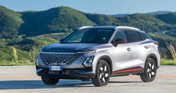 Drivalia lancia il nuovo abbonamento CarCloud per il SUV OMODA 5 di Chery