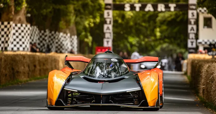 McLaren Solus GT, la supercar con motore V10 ha debuttato a Goodwood 2023