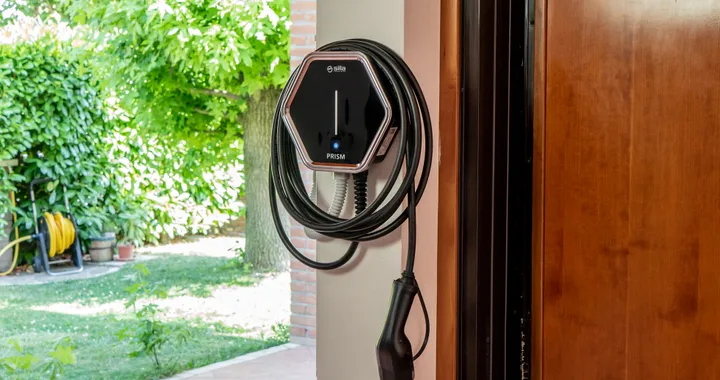 Silla, per San Valentino arriva uno sconto sulle wallbox (con omaggio floreale)