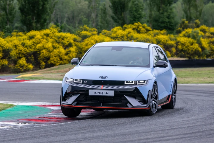 La Hyundai IONIQ 5 N sorprende Porsche che la prende come riferimento