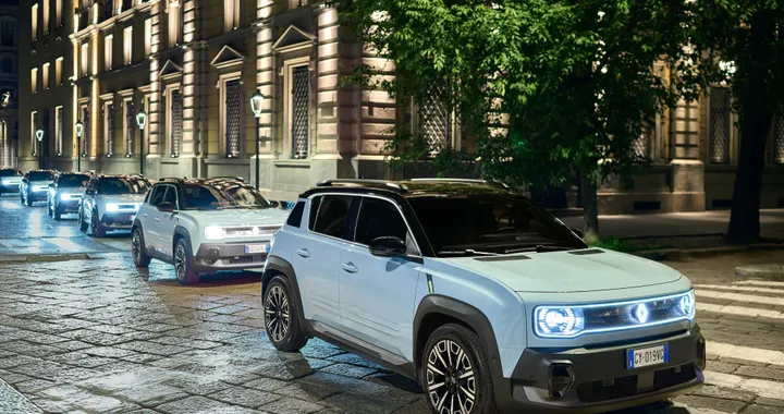 Renault 4 protagonista alla Milano Fashion week