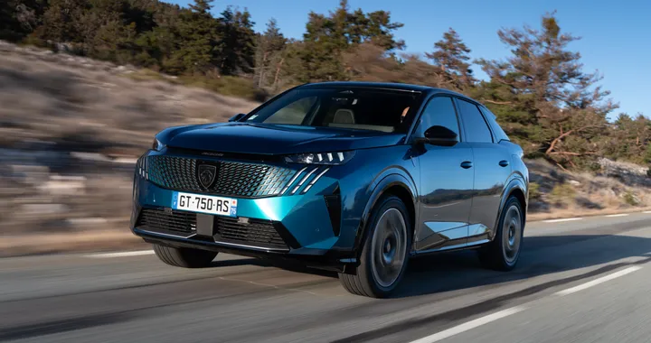 Peugeot 3008 elettrica: taglio dei prezzi per rientrare negli incentivi