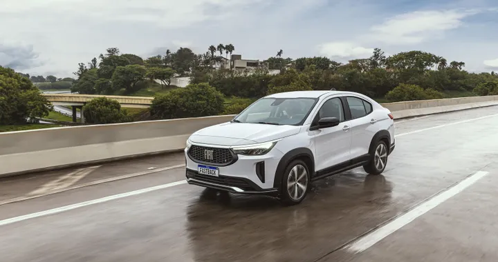 Fiat lancia le versioni ibrido-flex a etanolo di Fastback e Pulse in Brasile