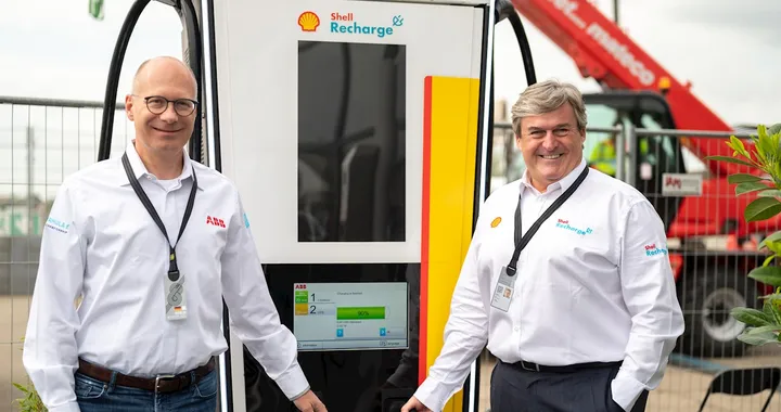 Shell accelera sull'elettrico: con ABB in Germania una rete per ricaricare a 360 kW