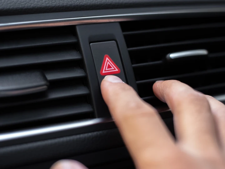 È in offerta lo strumento da usare quando l’auto è in panne in mezzo alla strada