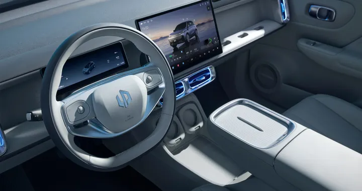Nuova Leapmotor B10, interni e bagagliaio del SUV elettrico