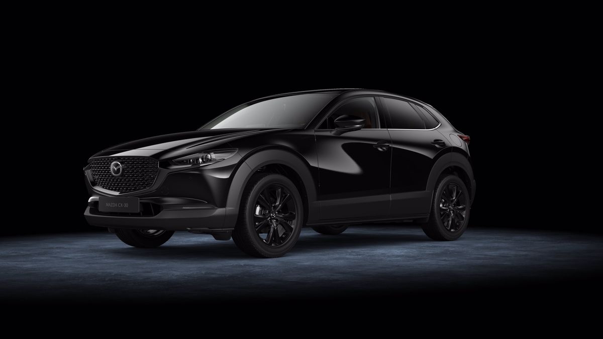 Mazda Black is the new Black, la nuova offerta per Halloween: nero metallizzato in omaggio