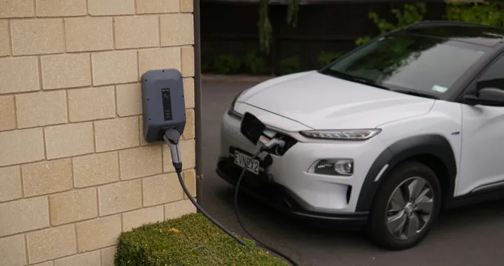 Octopus Energy lancia Intelligent Octopus. Ricarica smart e sconto in bolletta