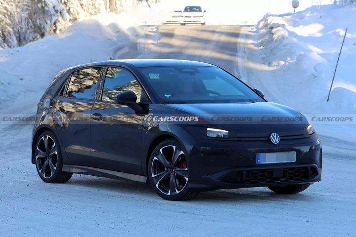 La nuova Volkswagen ID. Polo GTI 2026 si prepara al debutto: ecco le ultime foto spia