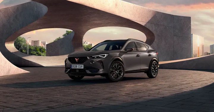 Cupra amplia la gamma della Formentor. Nuove versioni e prezzi