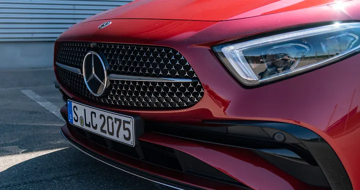 Mercedes-AMG, con la C 63 ibrida inizia l’era delle supercar elettrificate