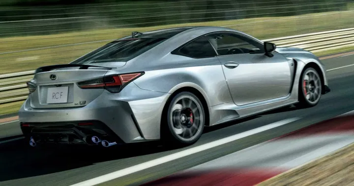 Lexus RC F Final Edition 2025: l'ultimo saluto al coupé V8