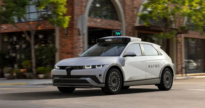 Alphabet espande Waymo One a Los Angeles: guida autonoma per tutti