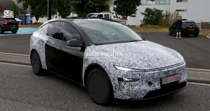 Tesla Model Y, in Europa la versione a passo lungo a 6 posti? C'è un indizio