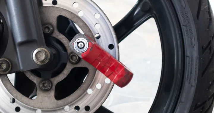 Proteggi la tua moto con questo antifurto in grado di fare davvero la differenza Proteggi la tua moto con questo antifurto in grado di fare davvero la differenza