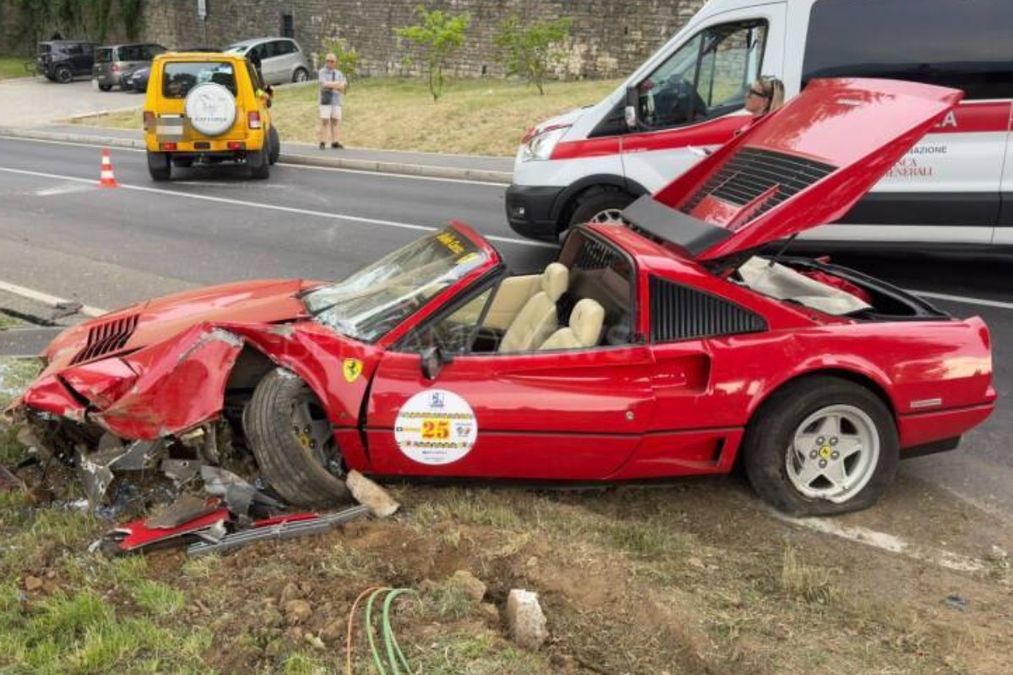 Anteprima: Brutto incidente al Bergamo Historic Gran Prix: Ferrari si schianta contro un albero