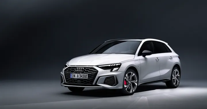 Audi A3, la variante Plug-in da 245 CV si può ordinare: prezzi