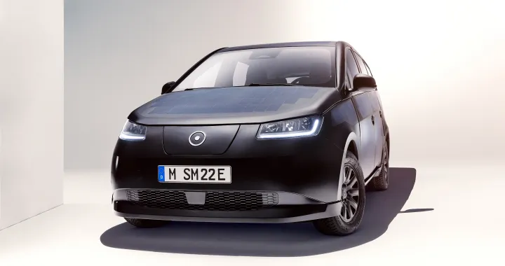 Sono Motors chiude il progetto della Sion. L'auto che si ricarica con il Sole non si farà