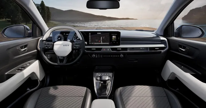 Nuova KIA Stonic 2026, interni e bagagliaio del restyling