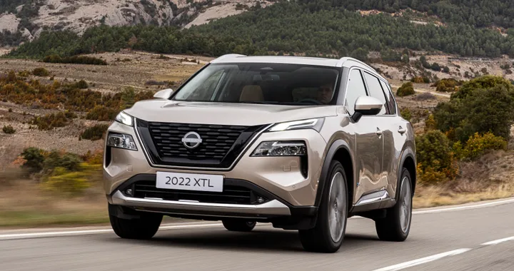 Nissan X-Trail, arriva in Italia la nuova generazione: solo ibrida. Prezzi da 38.080 €