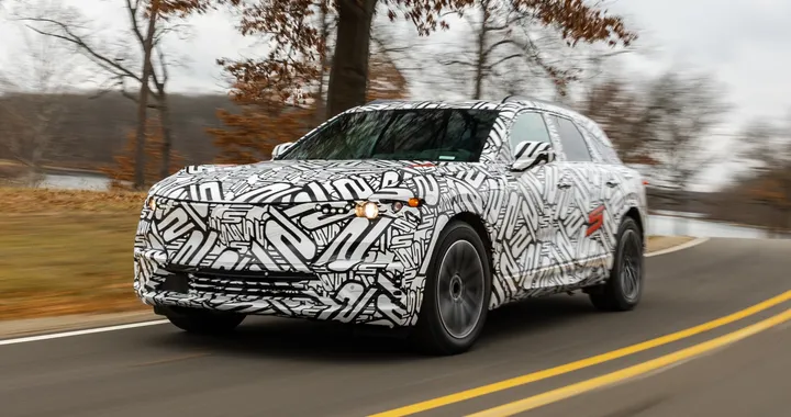 Acura ZDX, prime immagini ufficiali del SUV elettrico. Presentazione nel 2023