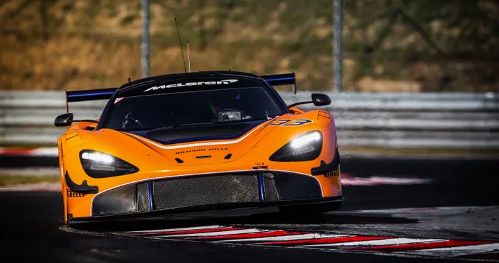 McLaren 720S GT3, debutto ad Abu Dhabi alla 12 Ore del Golfo