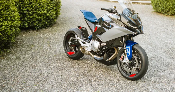BMW Motorrad 9cento: la concept bike versatile a Villa d'Este