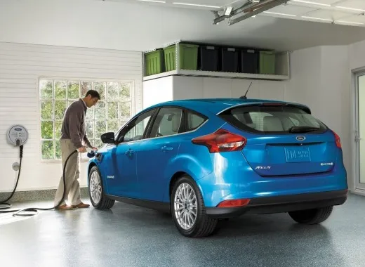 Ford Focus Electric 2017, più autonomia e ricarica rapida