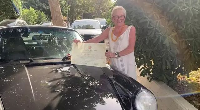 Anteprima: Dall’Italia alla Lapponia a 83 anni su una Porsche: l’impresa di Olga