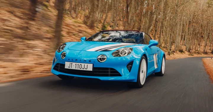 Alpine, ecco la serie limitata A110 San Remo 73 per celebrare i successi nei rally