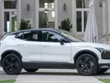 Volvo EX30 Cross Country: un crossover che gli piace sporcarsi di fango | Video