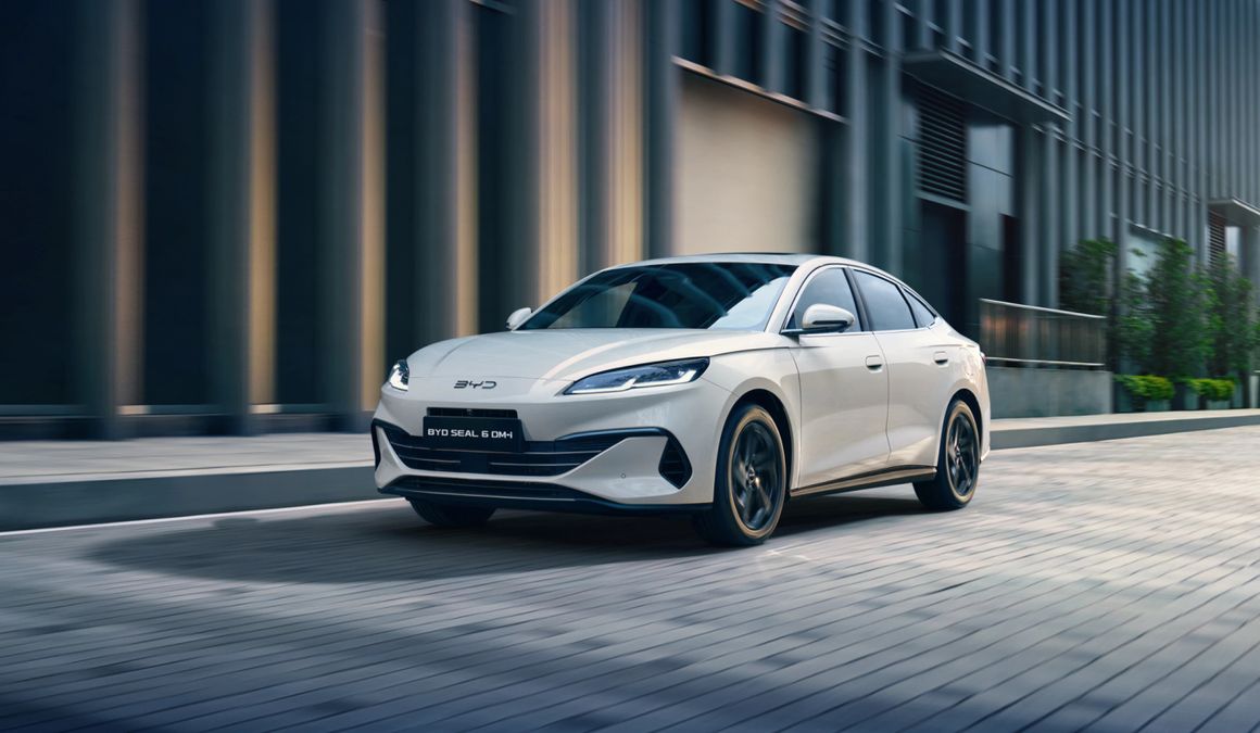 BYD è sempre più leader nell&#039;elettrico: aumenta il vantaggio su Tesla nel 2025