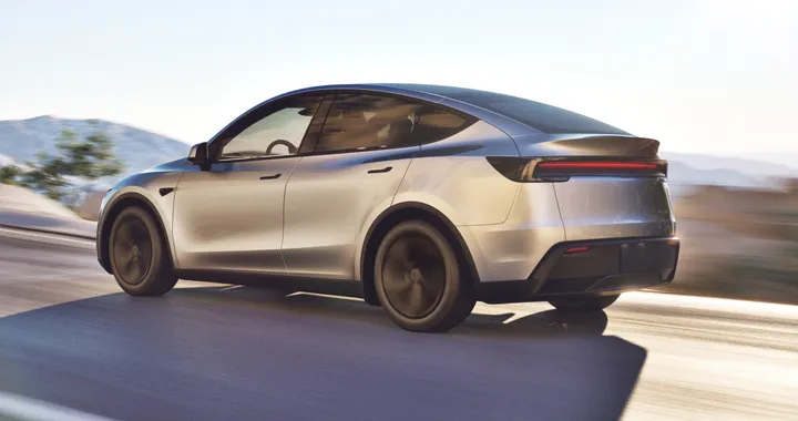 Nuova Tesla Model Y: come sono cambiati autonomia, prestazioni e prezzi
