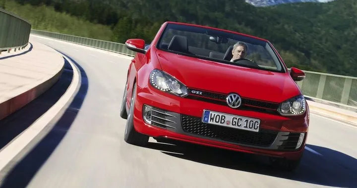 Volkswagen Golf GTI Cabriolet: i video ufficiali