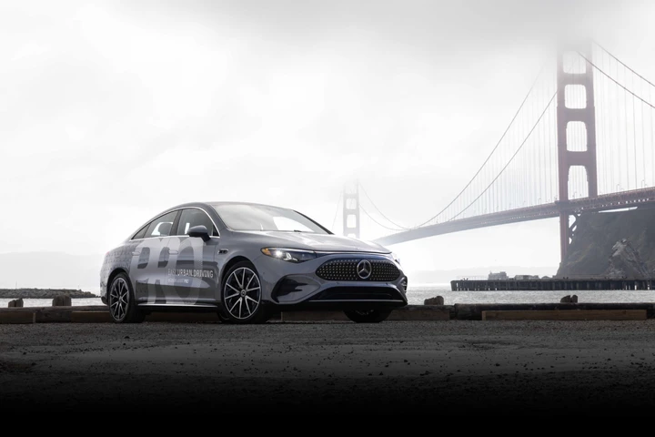 MB.Drive Assist Pro, Mercedes porta negli USA la guida in città a mani libere