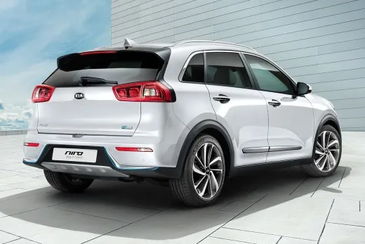 Kia Niro Plug-in Hybrid, arriva il crossover coreano "alla spina"