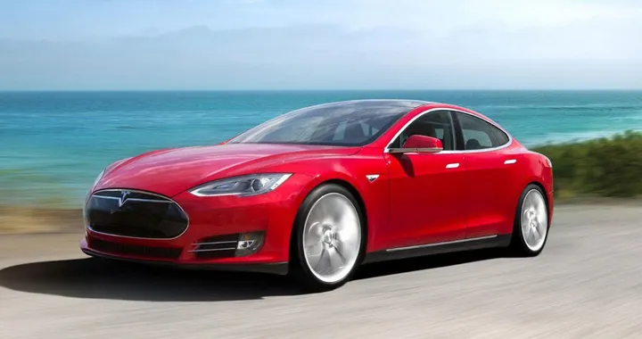 Tesla Autopilot, funzionalità ridotte in Europa