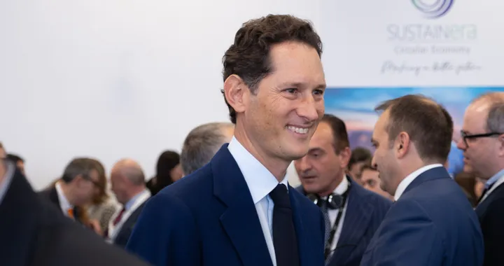 Fusione Stellantis - Renault? Assolutamente no, John Elkann smentisce
