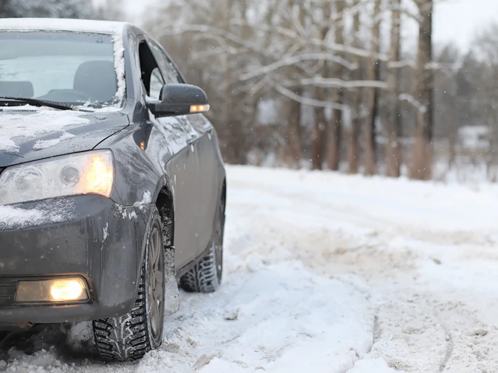 Calze o pneumatici invernali: cosa scegliere per il freddo di stagione