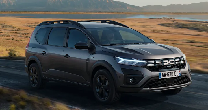 Dacia Jogger Hybrid, al via gli ordini in Italia. Prezzi da 25.200 euro