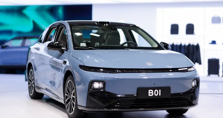 Leapmotor B01, debutta la nuova berlina elettrica. Anche in Europa per Stellantis?