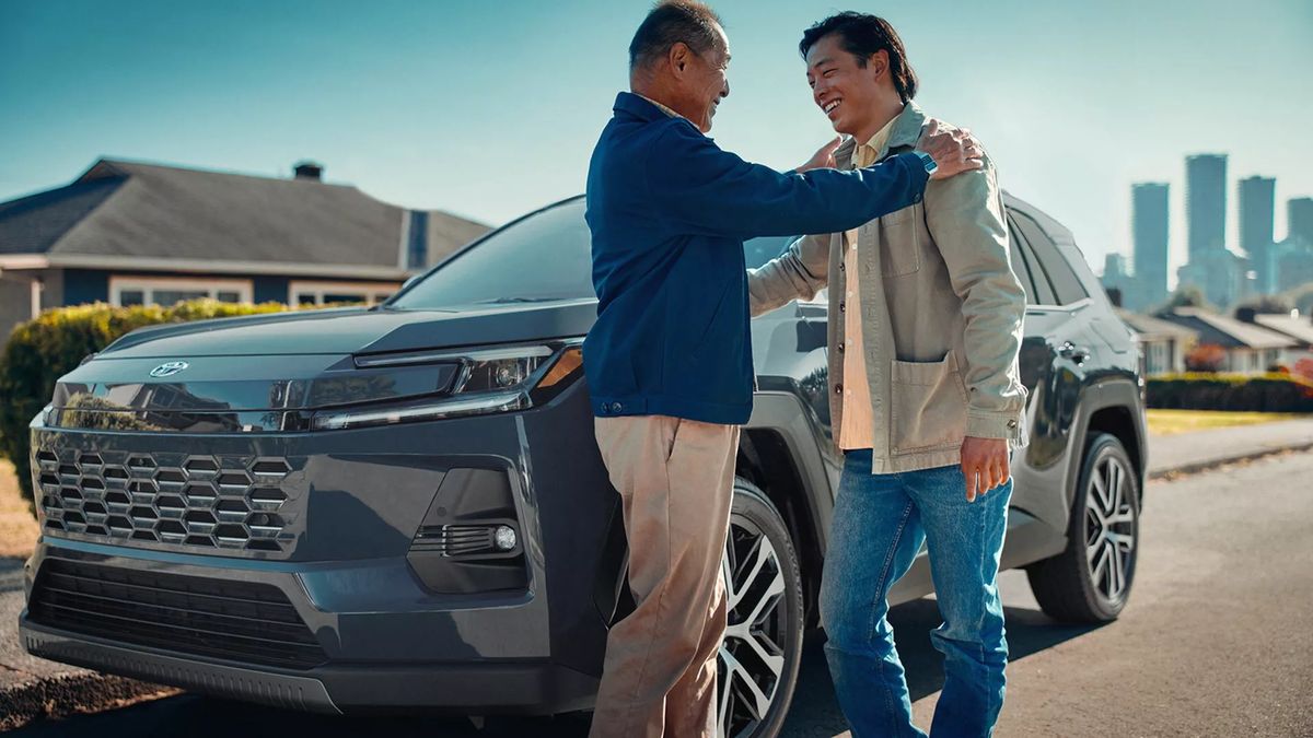 Super Bowl 2026, Toyota celebra i 30 anni della RAV4