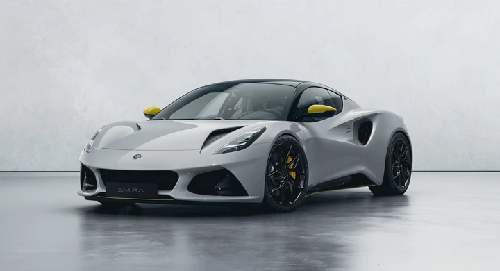 Novità Lotus Emira: adesso c'è anche la Turbo da 360 CV