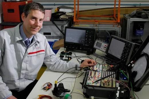 200 auto in una valigetta: ecco l'ultimo "prototipo" Nissan