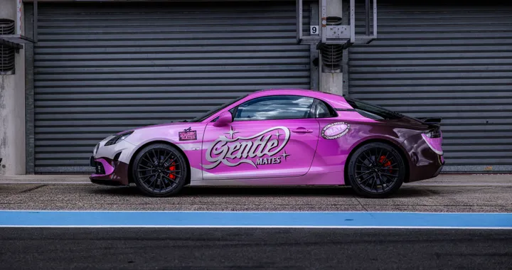Alpine e Gentle Mates firmano una A110 GTS unica ispirata ai videogiochi