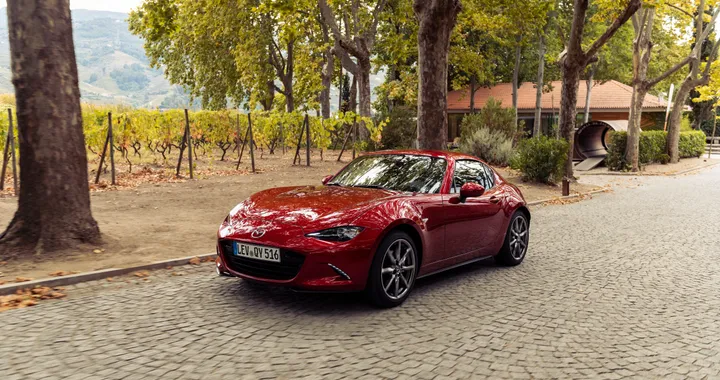 Mazda MX-5 2022, la roadster evolve con l'arrivo del sistema KPC