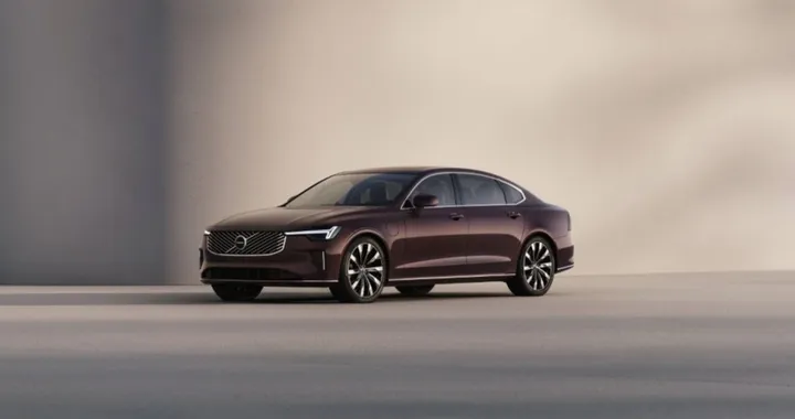 Nuova Volvo S90: design, tecnologia e ibridi rivisti con il restyling