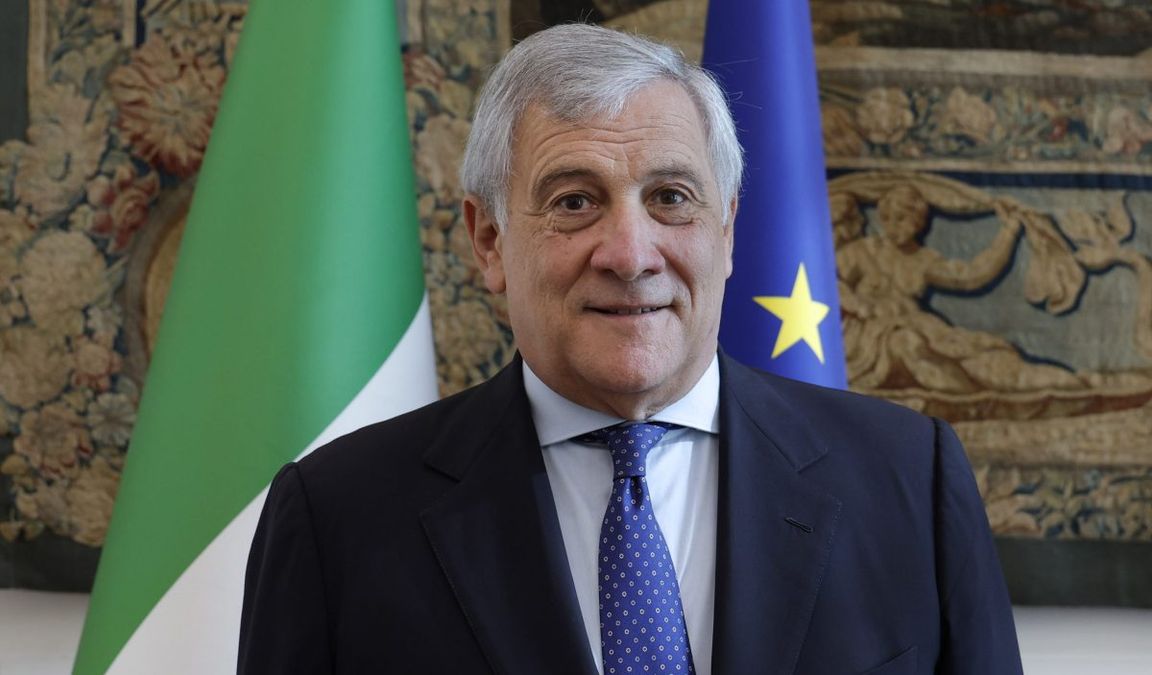 Bollo, Tajani: "Estendere l'esenzione a tutte le prime auto"